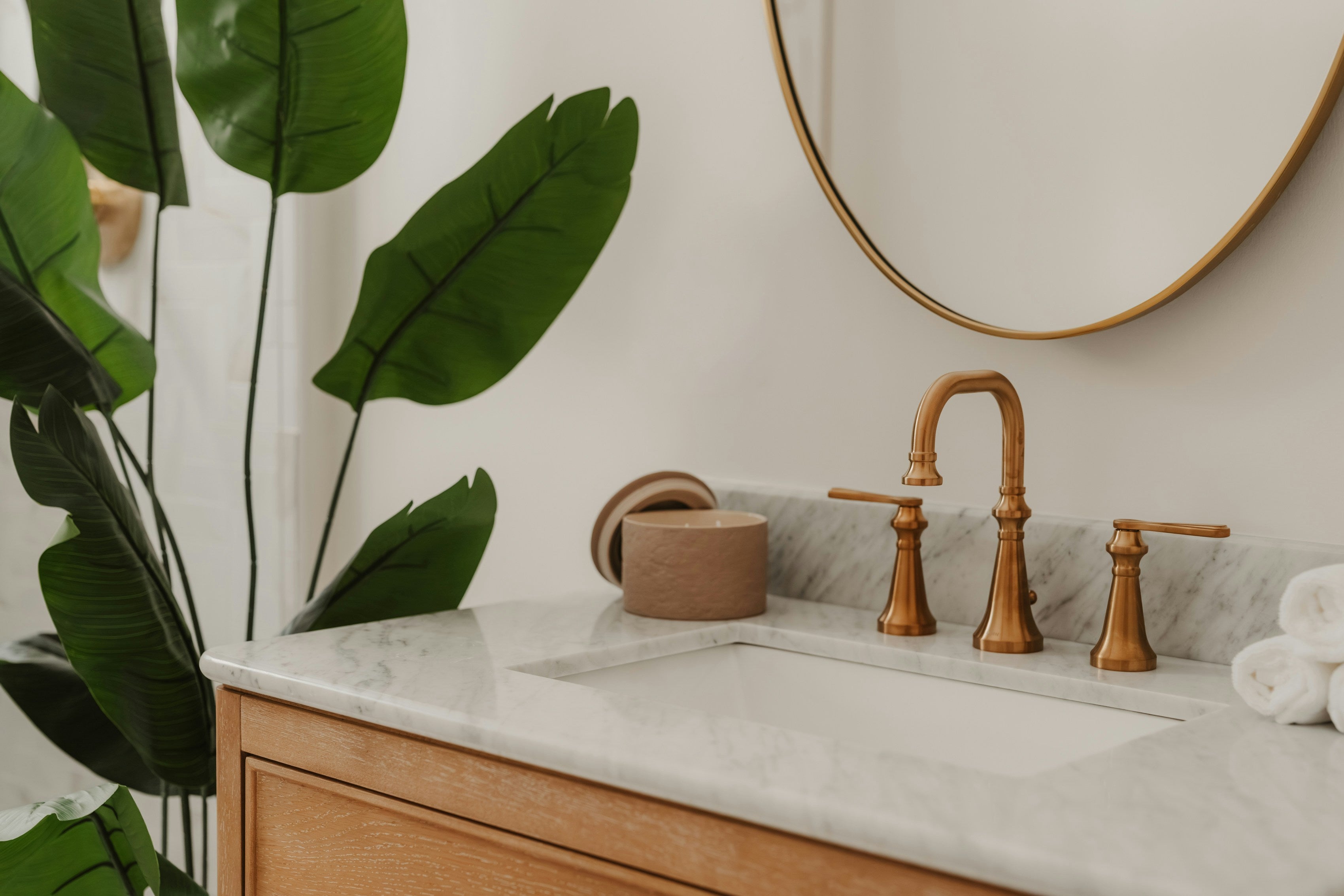 <p>Elevate Your <em>Bathroom</em></p>